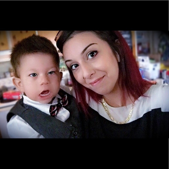 Meet your posher Janine - Picture 3 of 3